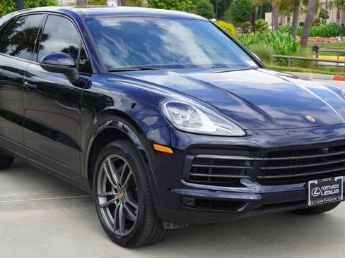 Used 2022 Porsche Cayenne Platinum Edition AWD/4WD image 3