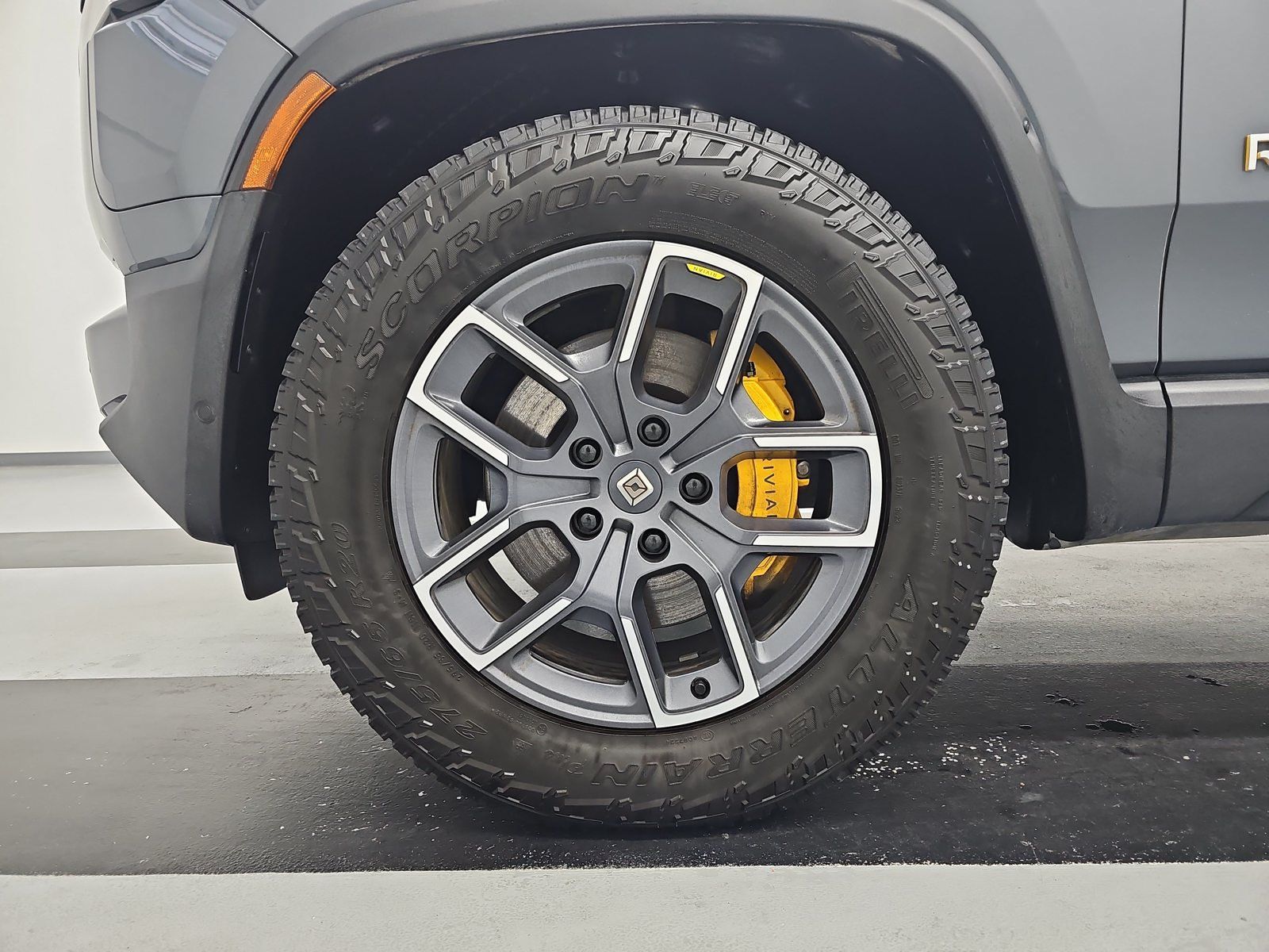 Used 2022 Rivian R1T Launch Edition AWD/4WD image 9