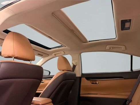 Used 2018 Lexus ES 350 w/ Luxury Package w/Wood Trim image 14