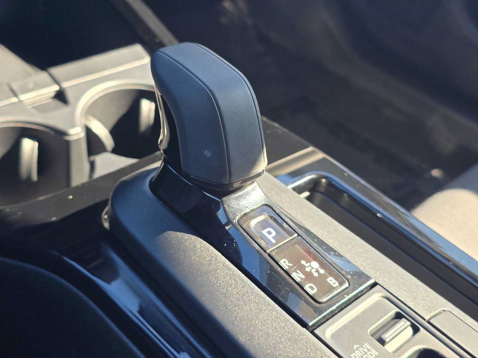 Certified 2025 Toyota Prius LE FWD image 27