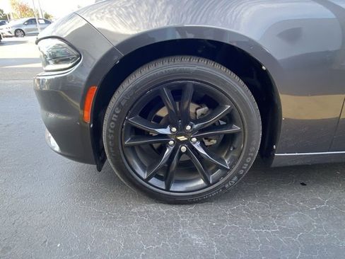 Used 2018 Dodge Charger SXT Plus w/ Blacktop Package image 10