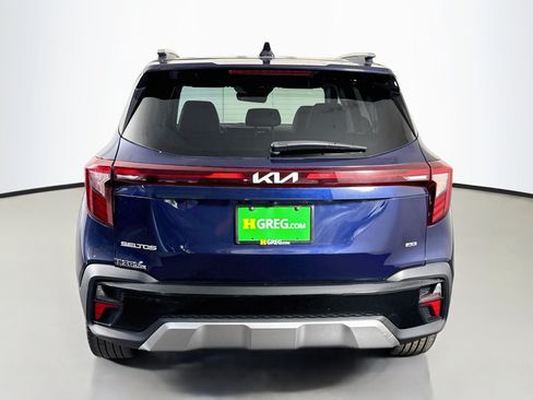 Used 2024 Kia Seltos SX w/ SX Sunroof Package AWD/4WD image 8