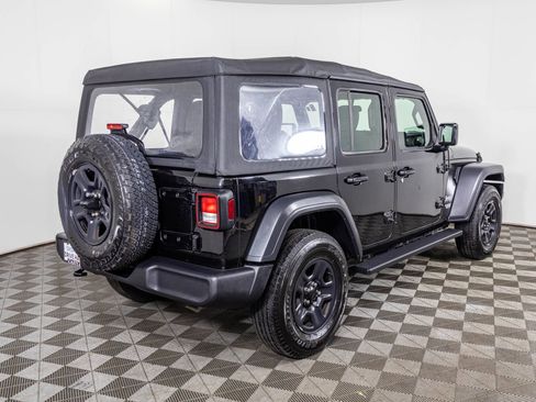 Used 2018 Jeep Wrangler Unlimited Sport image 11
