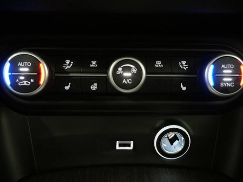 Used 2023 Alfa Romeo Stelvio Ti AWD/4WD image 20