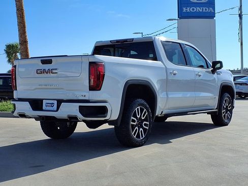 Used 2024 GMC Sierra 1500 AT4 w/ Technology Package AWD/4WD image 7
