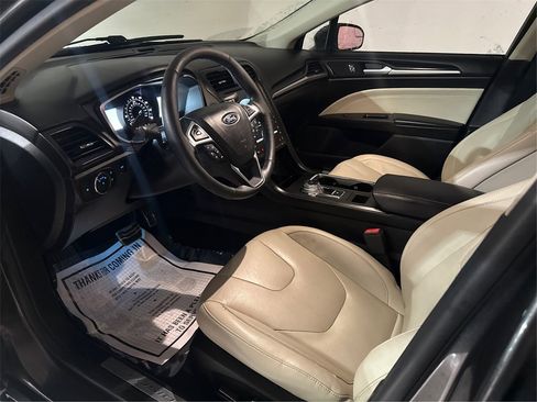 Used 2018 Ford Fusion Titanium image 9