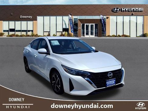 Used 2024 Nissan Sentra SV FWD image 3