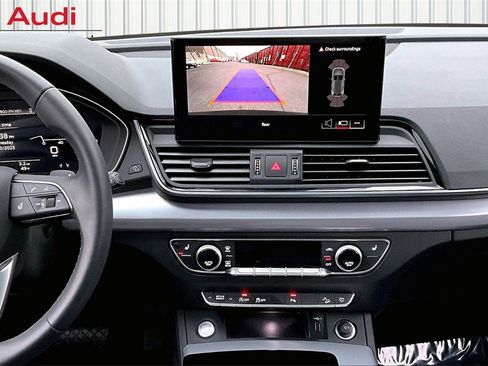 Used 2025 Audi Q5 2.0T Premium w/ Convenience Plus Package image 9