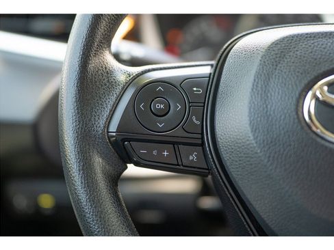 Used 2022 Toyota Corolla LE w/ Carpet Mat Package (TMS) FWD image 8