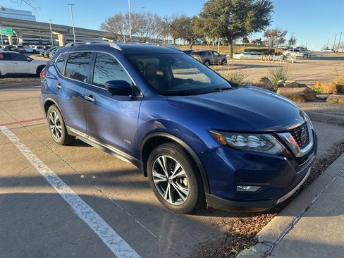 Used 2018 Nissan Rogue SL image 1