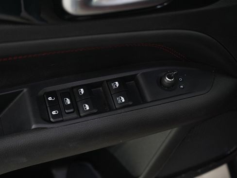 Used 2025 Jeep Compass Trailhawk AWD/4WD image 20