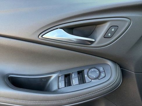 Certified 2026 Buick Encore GX Preferred w/ Advanced Technology Package FWD image 4