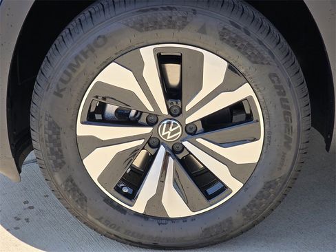 New 2026 Volkswagen Atlas SE image 8