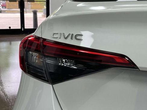 Used 2024 Honda Civic EX image 12