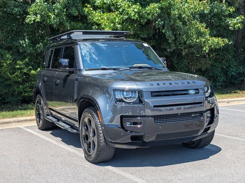 Used 2023 Land Rover Defender 110 X-Dynamic SE AWD/4WD image 2