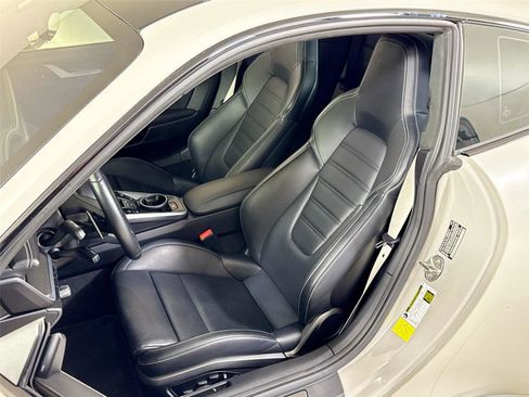 Used 2022 Porsche 911 Turbo S image 13