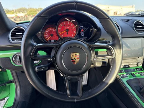 Used 2022 Porsche 718 Cayman GT4 RWD image 11
