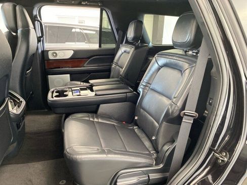 Used 2023 Lincoln Navigator Reserve AWD/4WD image 9