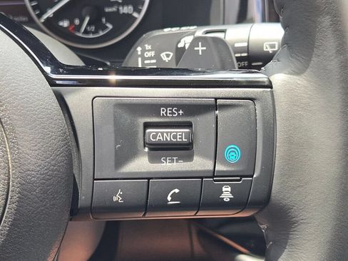 Used 2024 Nissan Pathfinder SL AWD/4WD image 34