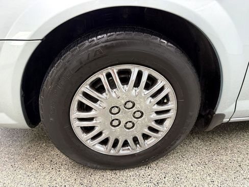 Used 2002 Chrysler Sebring LX image 29