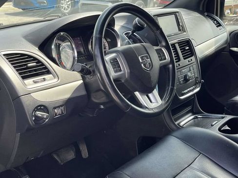 Used 2019 Dodge Grand Caravan GT FWD image 12