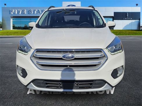 Used 2019 Ford Escape SEL image 2