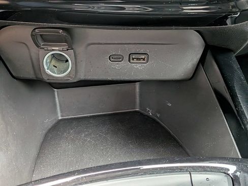Used 2025 Chevrolet Trax LT w/ LT Convenience Package FWD image 33