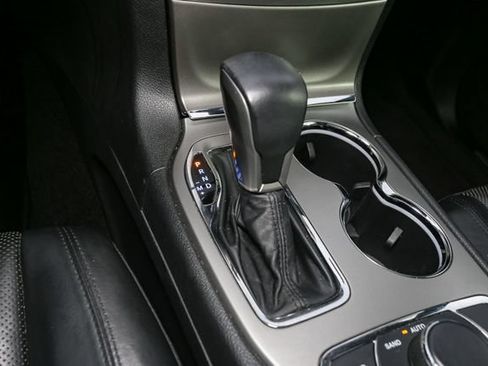 Used 2018 Jeep Grand Cherokee Limited w/ Luxury Group II AWD/4WD image 32