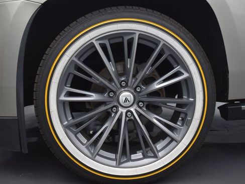 Used 2017 Cadillac Escalade Platinum image 8