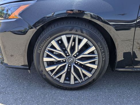 Used 2025 Nissan Altima 2.5 SV image 10