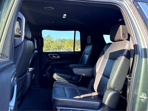 Used 2023 Chevrolet Suburban Premier image 14