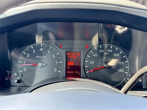 Used 2016 Nissan NV 3500 SL image 13