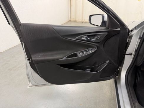 Used 2021 Chevrolet Malibu LT FWD image 16