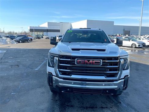Used 2024 GMC Sierra 2500 SLT w/ SLT Premium Package image 7