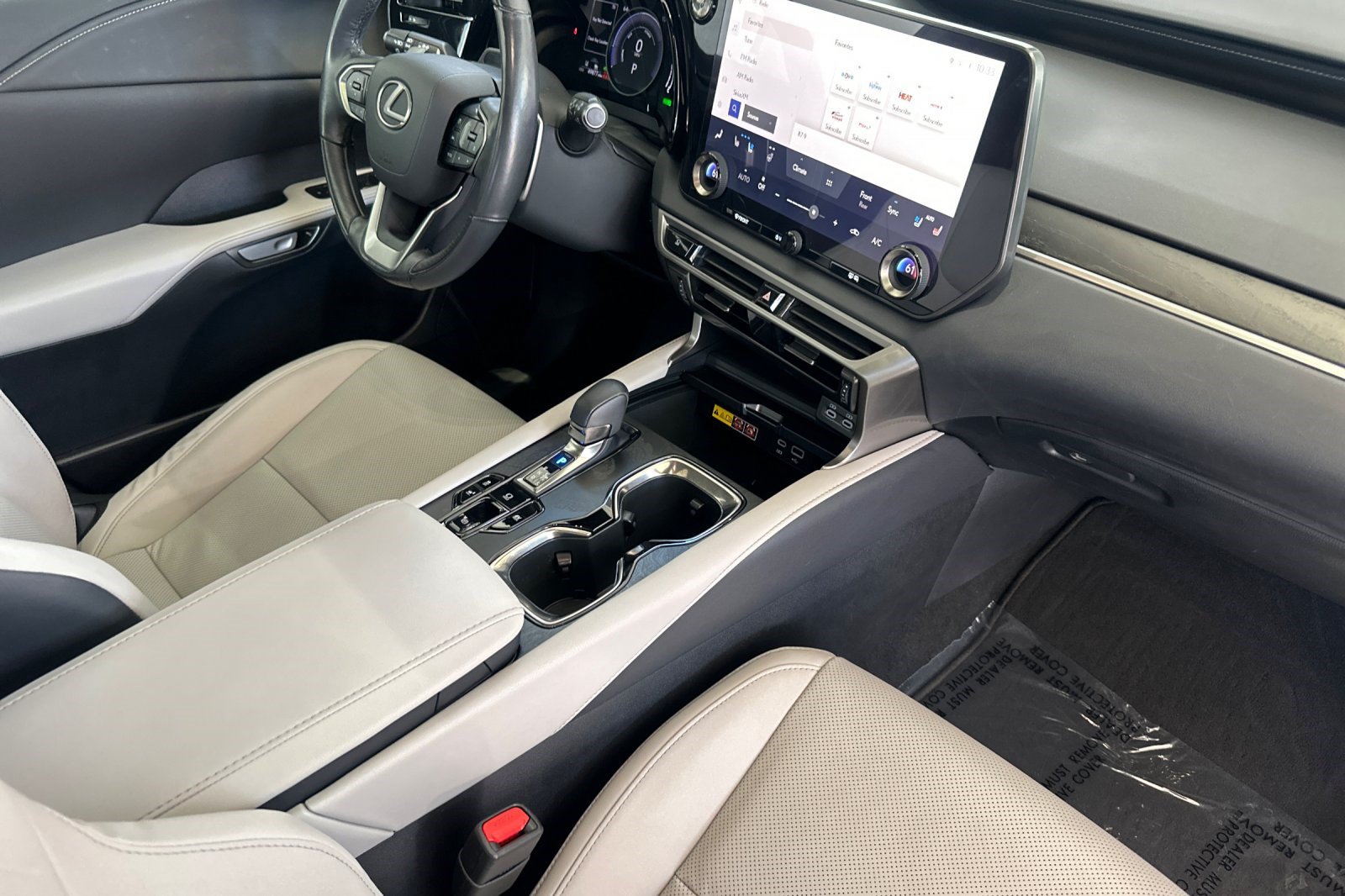 Used 2023 Lexus RX 350h w/ Cold Area Package AWD/4WD image 20