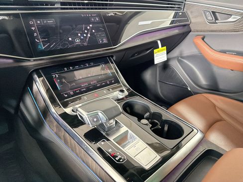 Used 2022 Audi Q8 Prestige w/ Prestige Package image 14