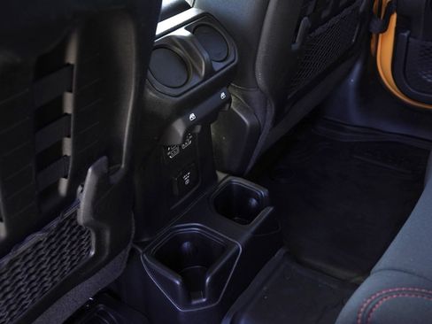 Used 2021 Jeep Wrangler Unlimited Rubicon image 25