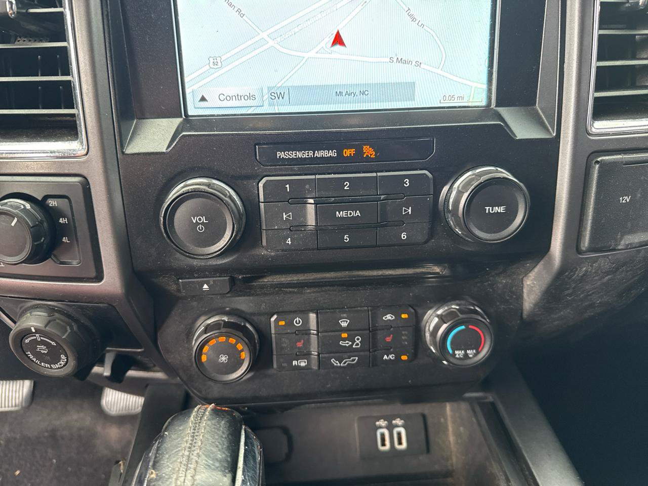 Used 2016 Ford F150 XLT w/ Equipment Group 302A Luxury AWD/4WD image 11