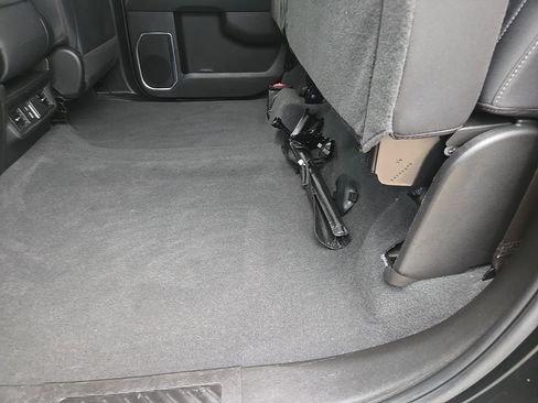 Used 2024 Chevrolet Silverado 2500 LT image 92