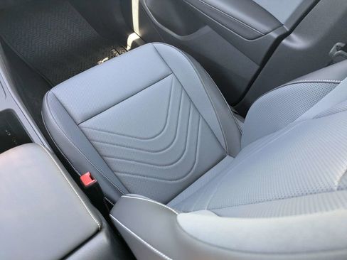 New 2026 Volkswagen Tiguan SE R-Line FWD image 19