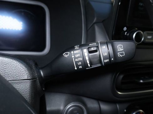 Used 2023 Hyundai Kona Limited AWD/4WD image 24