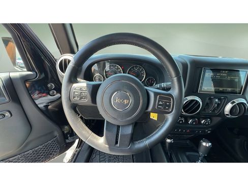 Used 2013 Jeep Wrangler Unlimited Sahara w/ Connectivity Group AWD/4WD image 21