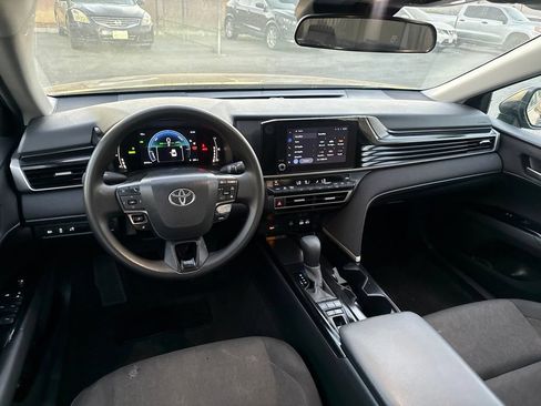 Used 2025 Toyota Camry LE FWD image 25