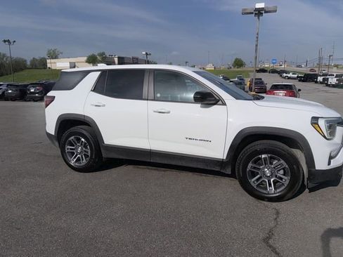 Used 2025 GMC Terrain Elevation image 7