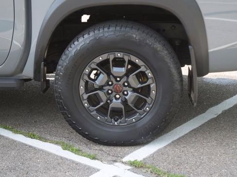 Used 2023 Nissan Frontier PRO-4X w/ Pro-4X Premium Package AWD/4WD image 5