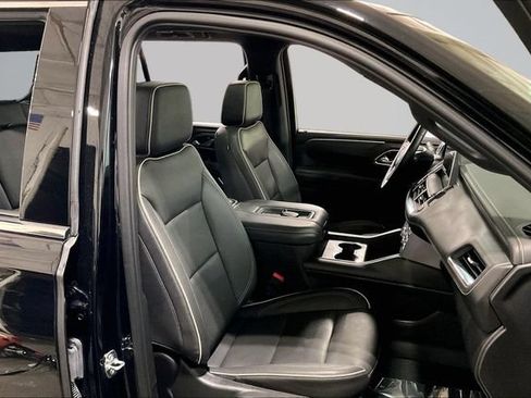 Used 2023 GMC Yukon SLT AWD/4WD image 7