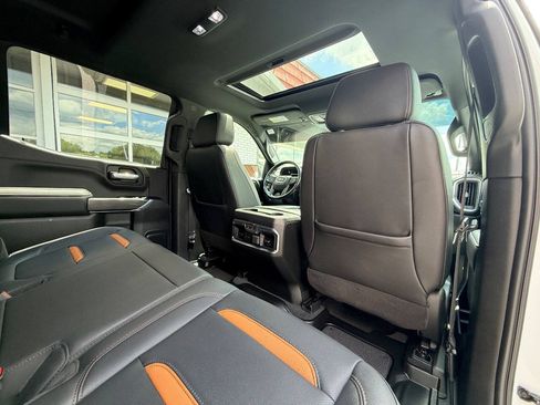Used 2021 GMC Sierra 1500 AT4 w/ AT4 Premium Package AWD/4WD image 39