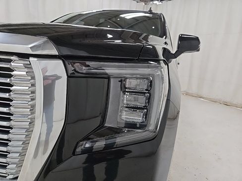 Used 2021 GMC Yukon XL Denali AWD/4WD image 23