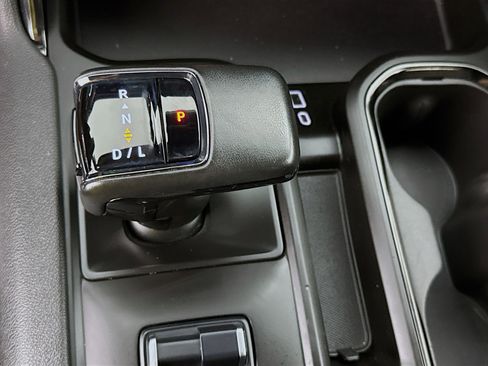 Used 2023 GMC Sierra 1500 AT4 w/ Technology Package AWD/4WD image 19