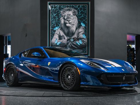 Used 2018 Ferrari 812 Superfast RWD image 22